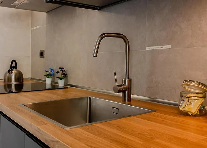 Aurelia's Hideaway, Near Vatican * רומא
