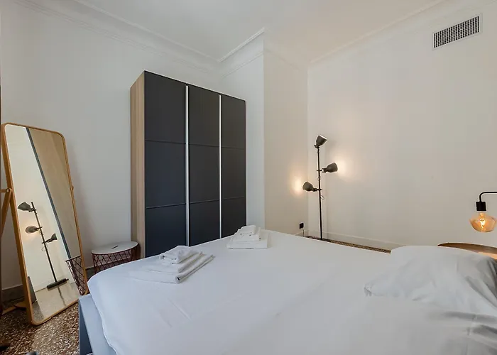 Aurelia's Hideaway, Near Vatican רומא