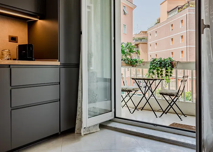 Aurelia's Hideaway, Near Vatican * רומא