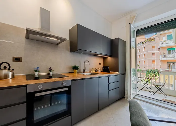 Aurelia's Hideaway, Near Vatican *