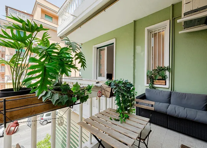 Aurelia's Hideaway, Near Vatican * רומא